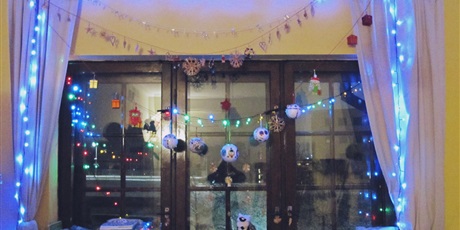Konkurs na zimową i świąteczną dekorację okna w pokoju w bursie przy ul. Grunwaldzkiej