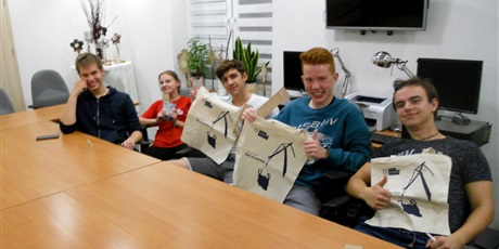 Powiększ grafikę: „Gdańsk bez plastiku”- wychowankowie otrzymali  materiałowe siatki, notesy i ołówki