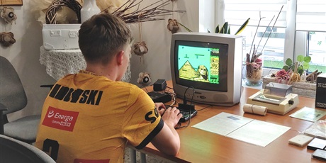 Powiększ grafikę: Pokazy Starych Komputerów "Retrokomputer".