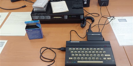 Powiększ grafikę: Pokazy Starych Komputerów "Retrokomputer".