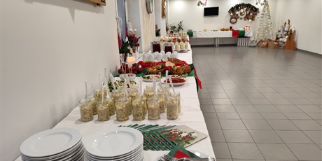 Powiększ grafikę: Świąteczne nakrycie stołów 