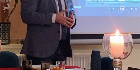 Powiększ grafikę: Na zdjęciu Dyrektor Bursy Pan Artur Mierzejewski