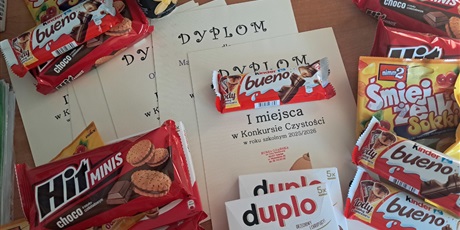 Powiększ grafikę: Dyplomy i słodkie upominki 