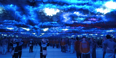 Powiększ grafikę: Pokój burzowy umożliwił wychowankom poczucie mocy piorunów oraz efektywnych błysków w kontrolowanym, bezpiecznym miejscu.